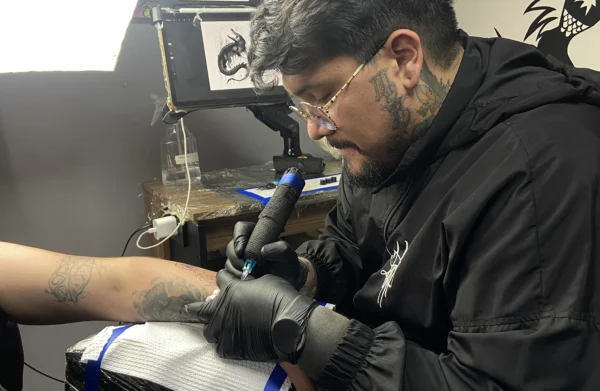 Creamos el diseño para tu próximo tatuaje, sin IA, con tatuadores profesionales.